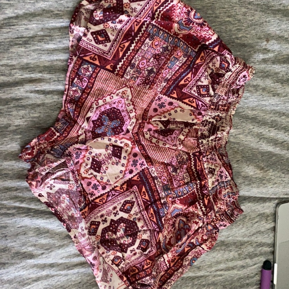 Flowy Hollister shorts